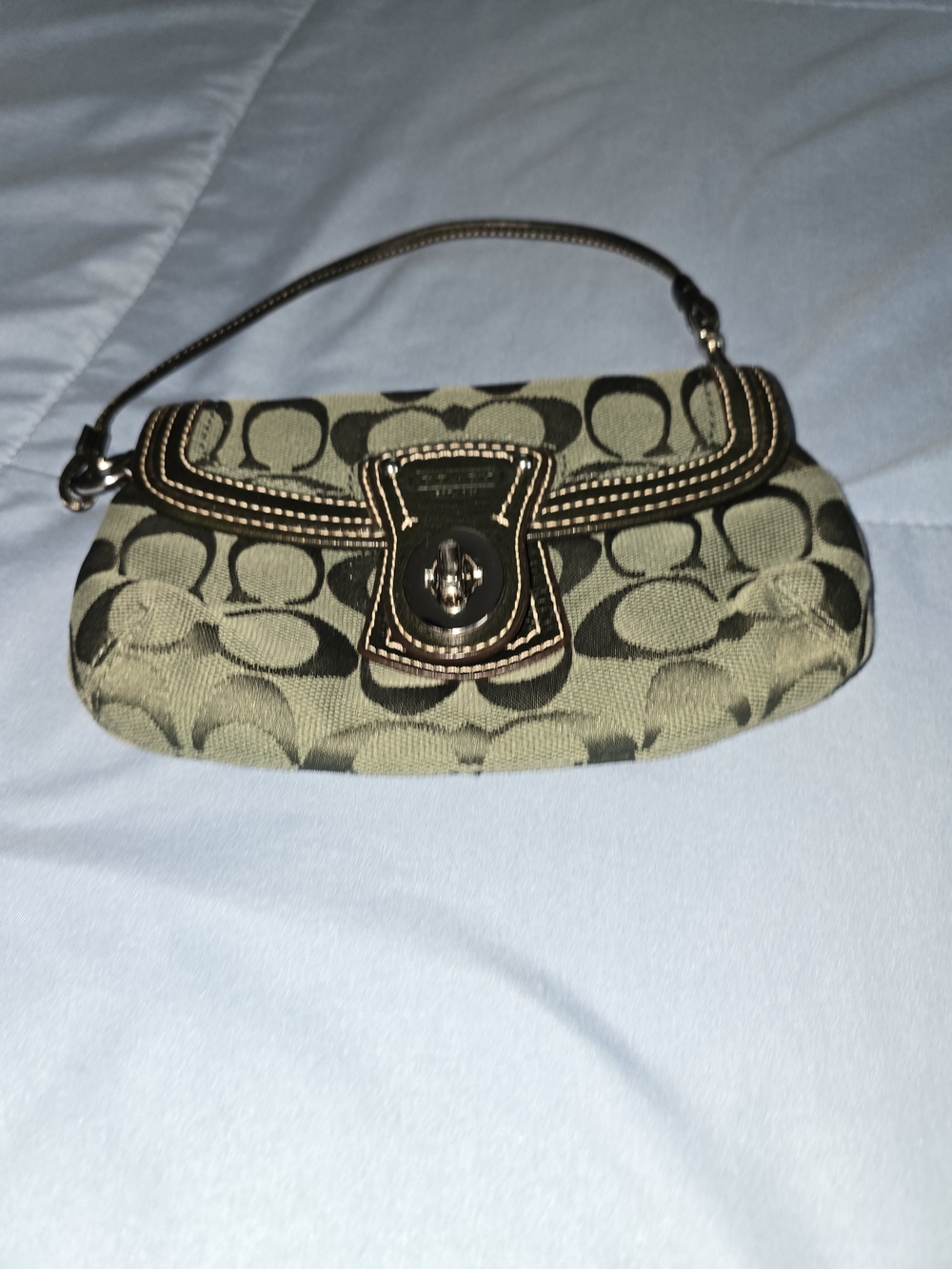 Coach Signature Canvas Mini Wristlet in Olive Green - Picture 4 of 8
